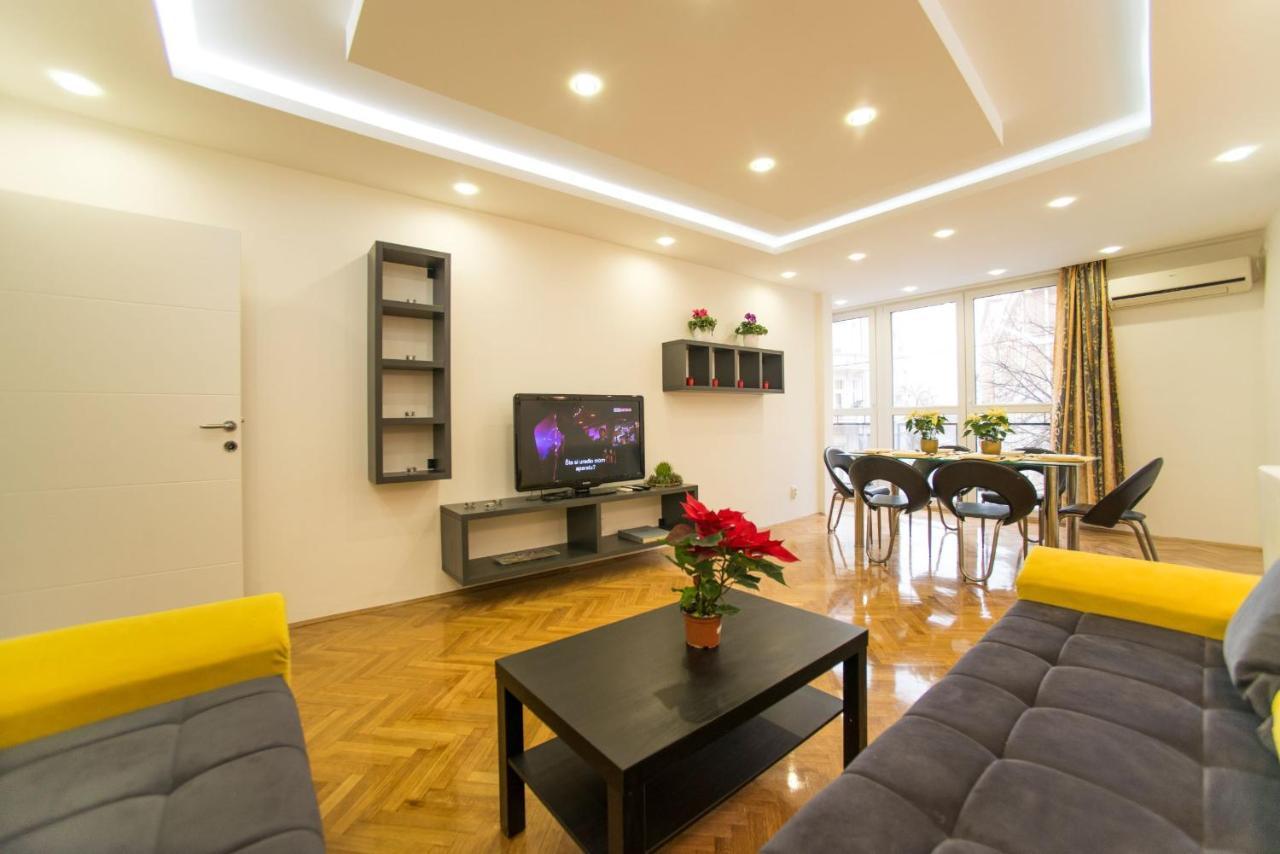 Free.Three Apartment เบลเกรด ภายนอก รูปภาพ
