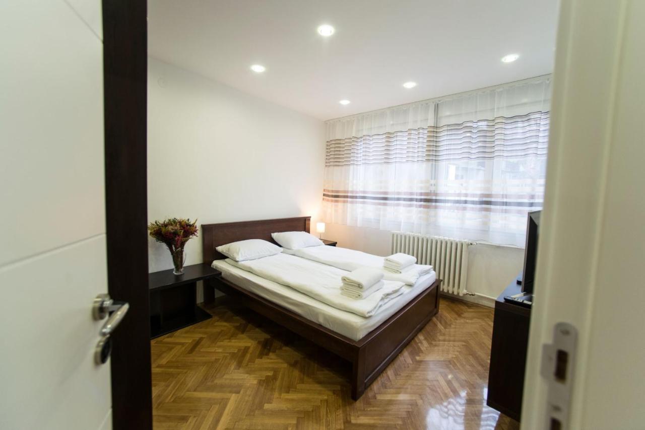 Free.Three Apartment เบลเกรด ภายนอก รูปภาพ